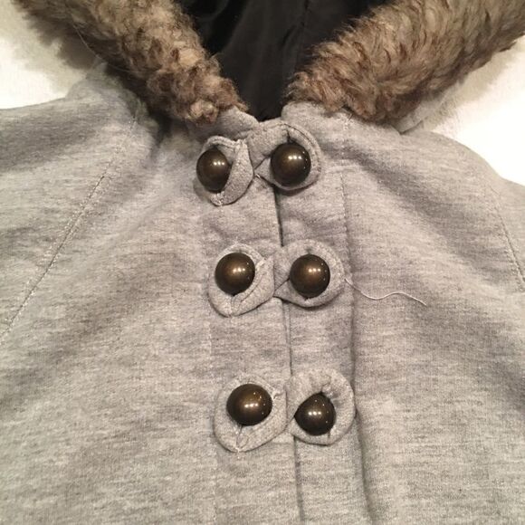 Max Studio baby size 3T gray hooded poncho coat faux fur trim button front - Picture 2 of 4